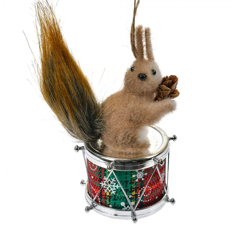 Doplňky a dekorace - Závěsná dekorace veverka na bubínku – 10x6x11 cm