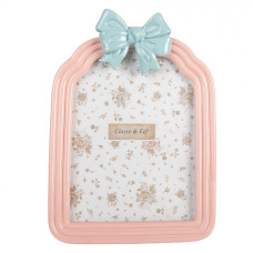 Růžový fotorámeček s modrou mašličkou Girlaa – 16x3x23 cm na fotografii 13x18 cm